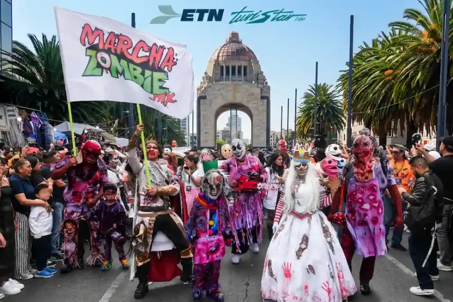 Pasajeros llegando en autobús de lujo ETN Turistar a la Marcha Zombie CDMX 2026 con asientos reclinables de piel