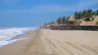 viaja en ETN Turistar Lujo a Barra Vieja ubicado a 45 minutos de la Central de Autobuses de Acapulco sus playas más conocidas son Bonfil y Revolcadero