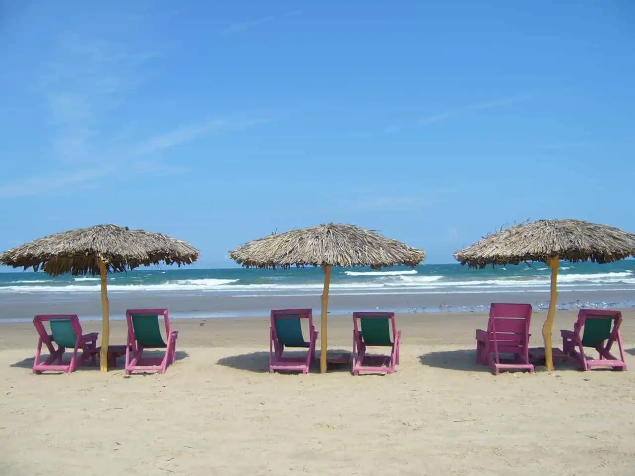 Compra tus Boletos de autobús en ETN Turistar Lujo y visita La Playa Miramar Ciudad Madero, ubicado a 15 minutos de Tampico, Tampico