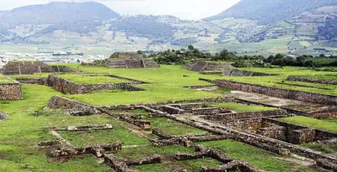 Compra tus Boletos de autobús en ETN Turistar Lujo y visita La Zona Arqueológica de Teotenango ubicado 25 km al sur de la ciudad., Toluca