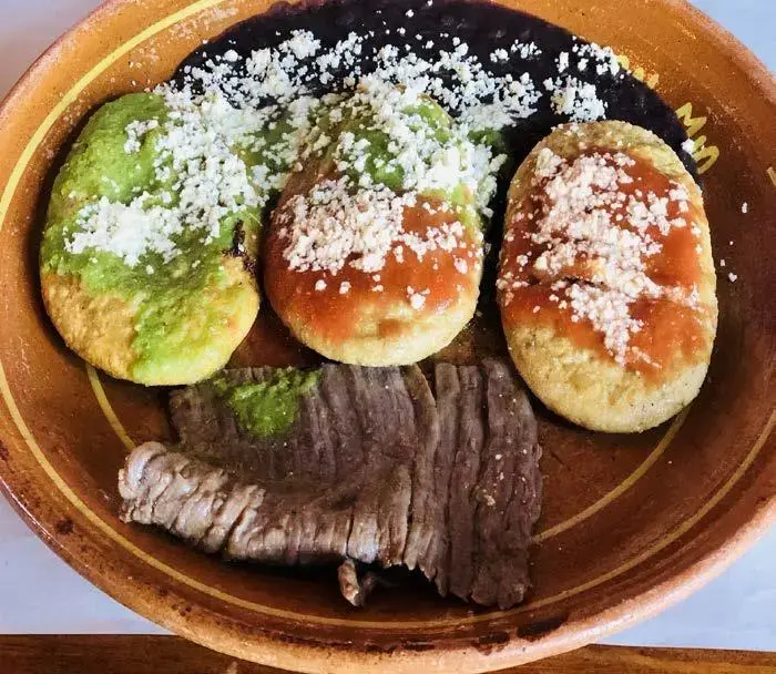 Tlayoyos de frijol