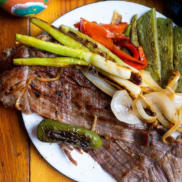 Cecina con Ensalada de Nopales